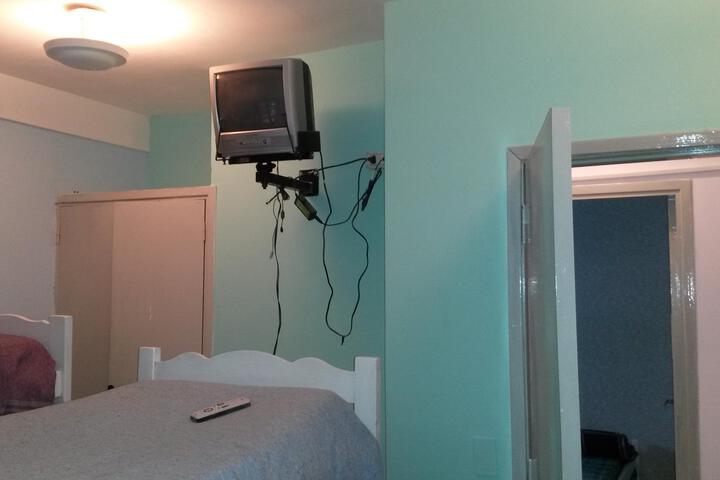 Room 18 of 33
