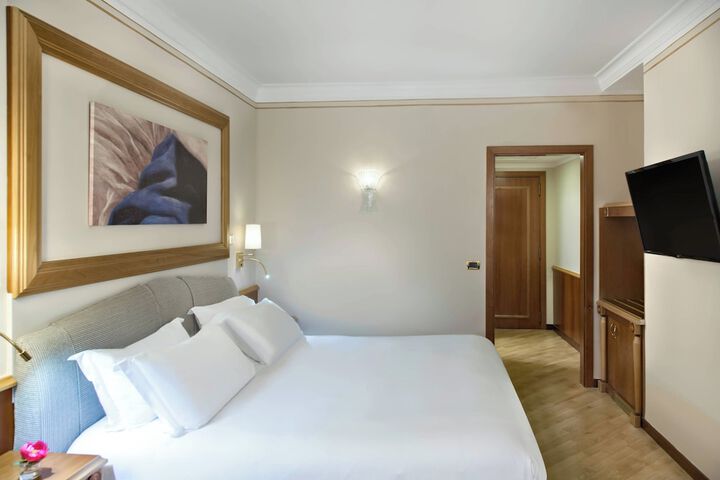 Room 13 of 64