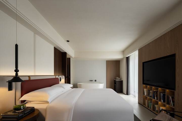 Room 12 of 64