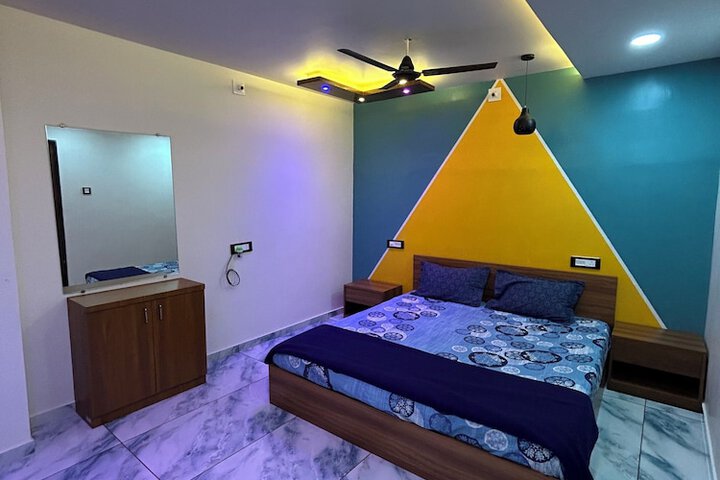 Room 17 of 28