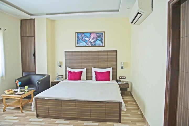 Room 6 of 39