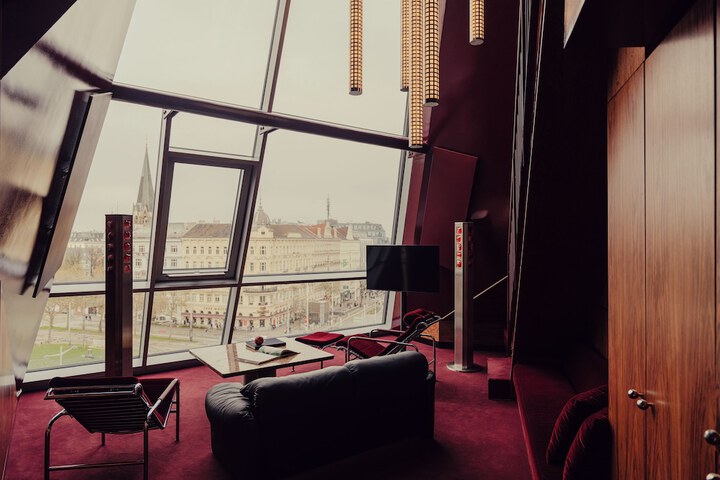 Room 40 of 57