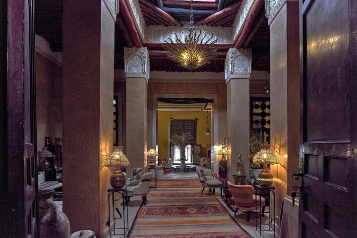 Lounge 128 of 138