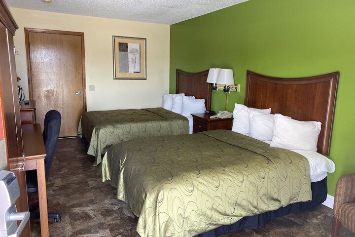 2 Double Beds Accessible (2 of 6)