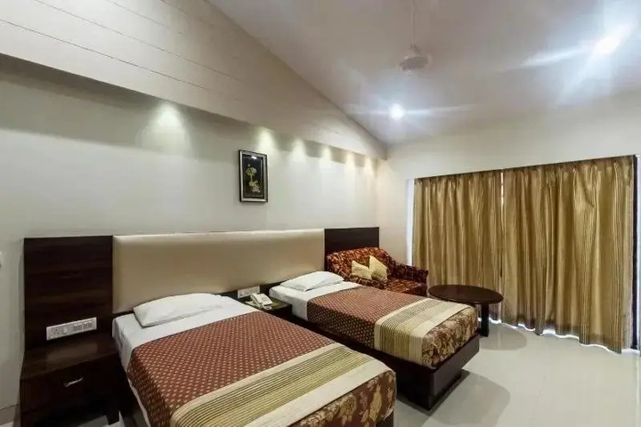 Room 2 of 11