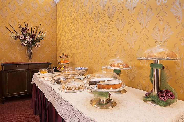 Breakfast/Coffee Service 28 of 51