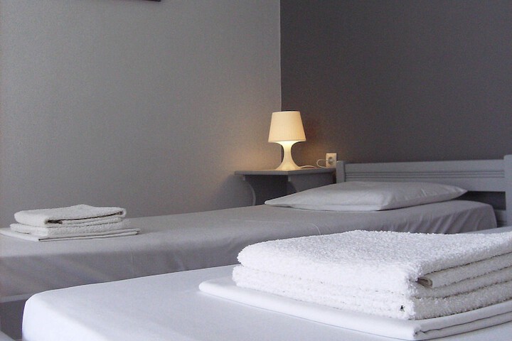 Room 3 of 8