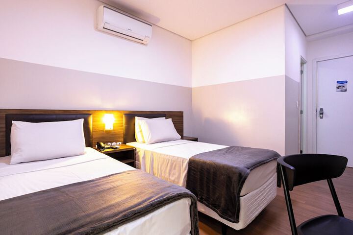 Room 15 of 38