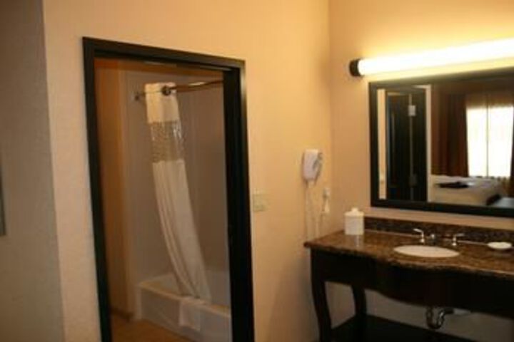Room 2 of 35
