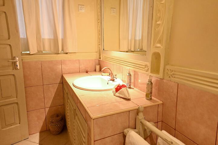Room 102 of 195