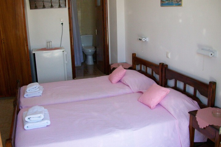 Room 6 of 31