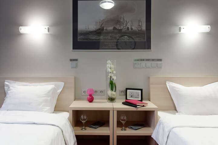 Room 7 of 61