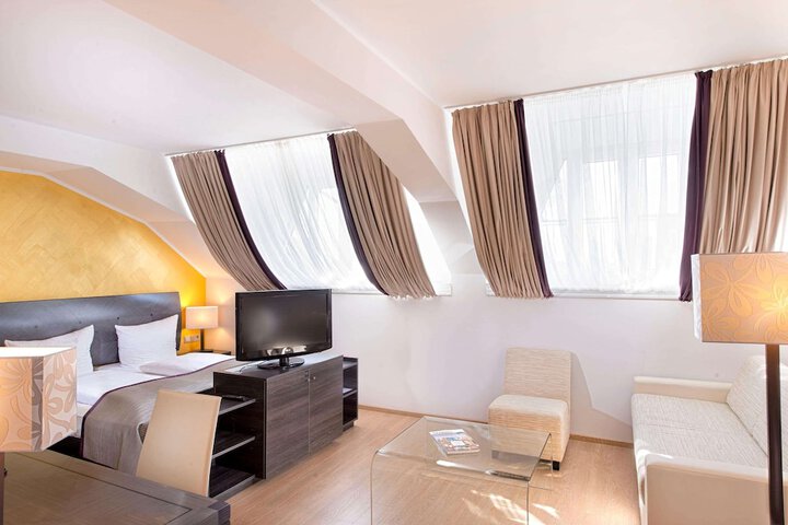 Room 14 of 42