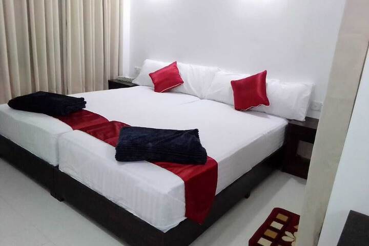 Room 10 of 38