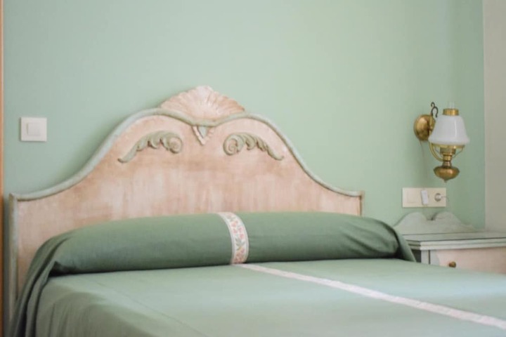 Room 9 of 49
