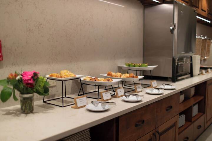 Breakfast/Coffee Service 42 of 57