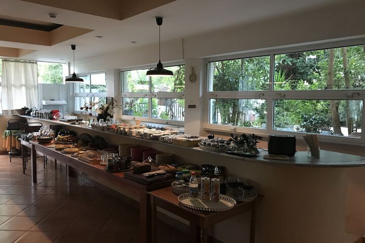 Breakfast/Coffee Service 26 of 43