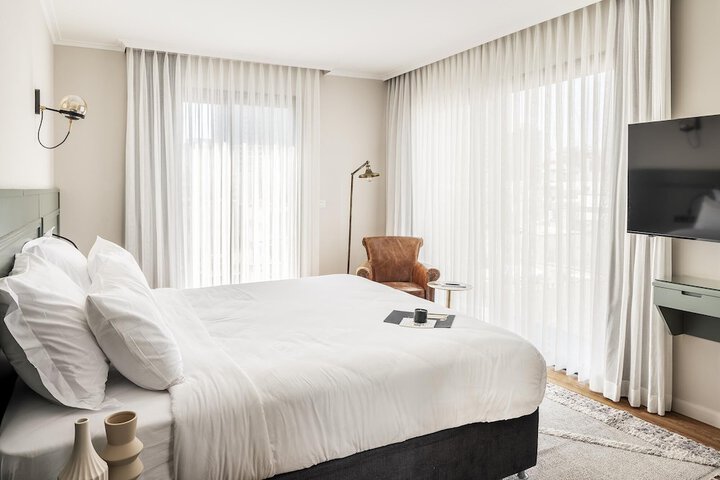 Room 21 of 38