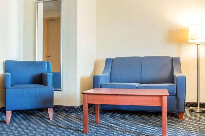 Room 42 of 76