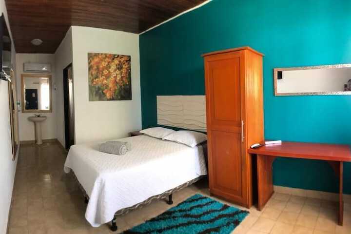 Room 16 of 40
