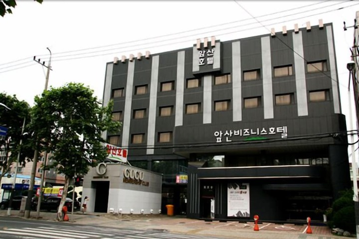 Hotel 52 of 52