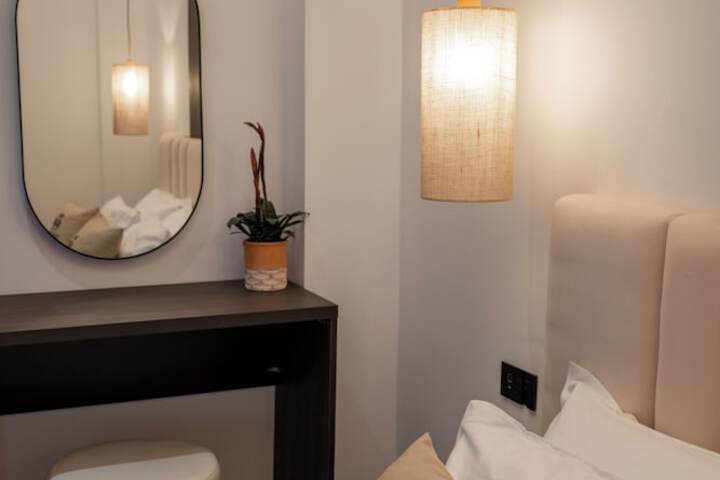Room 15 of 76