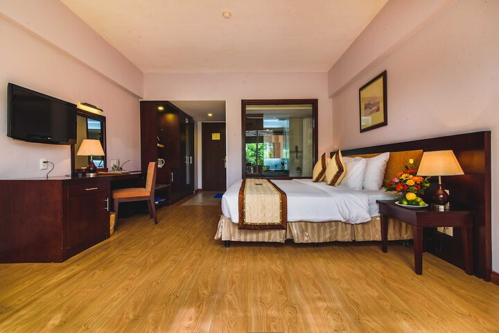 Room 8 of 72