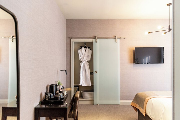 Room 2 of 15
