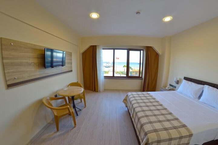 Room 10 of 24