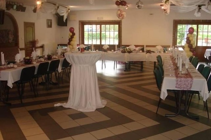 Ballroom/Hall 27 of 37