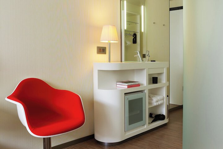 Room 35 of 81