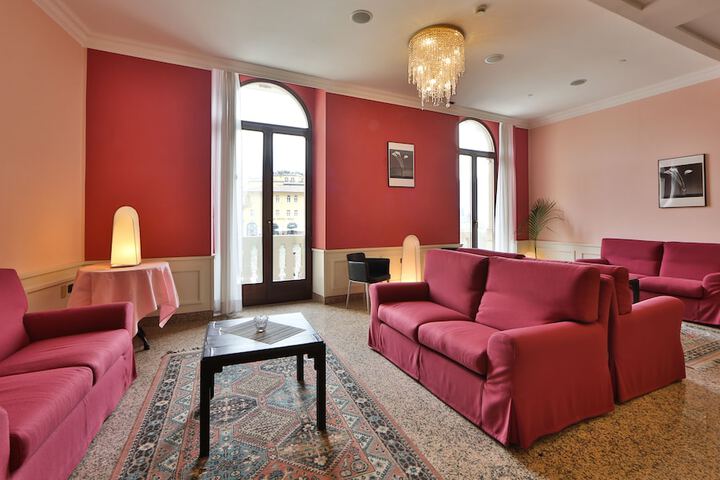 Entrance & Lobby