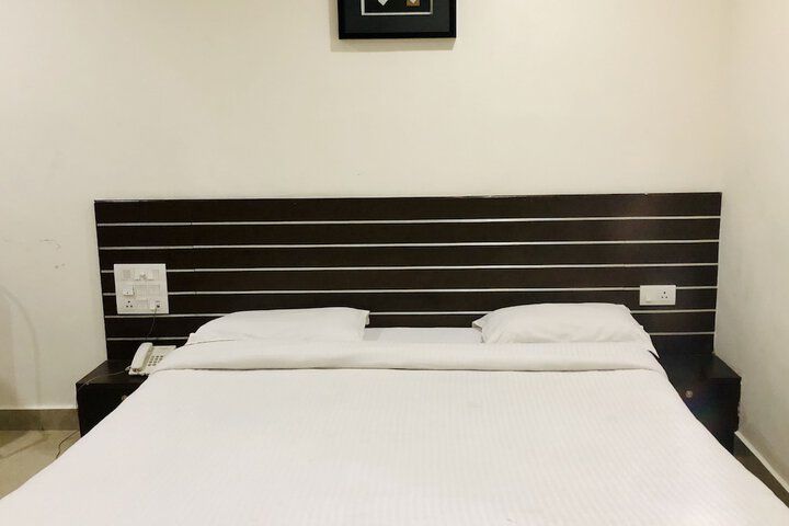 Room 17 of 40