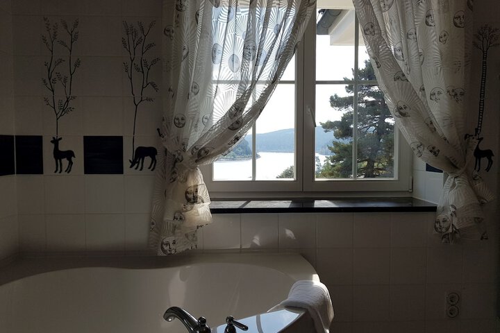 Room 21 of 30