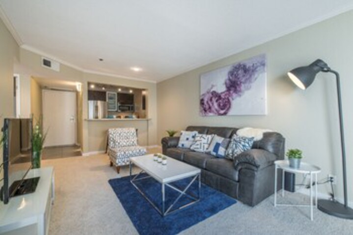 Exterior of Luxury Suite Heart of Hollywood offered by Short Term Stay