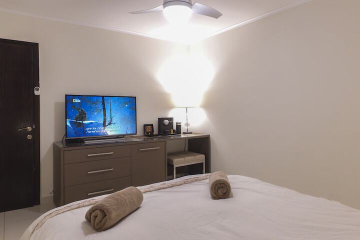 Room 6 of 21