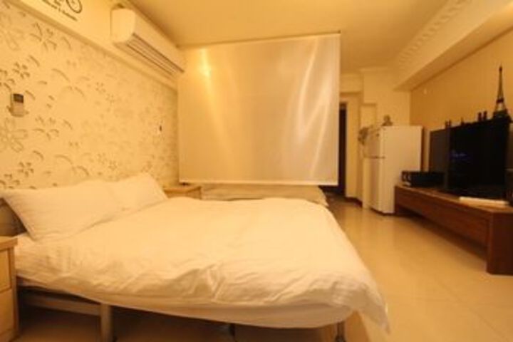 Room 9 of 25