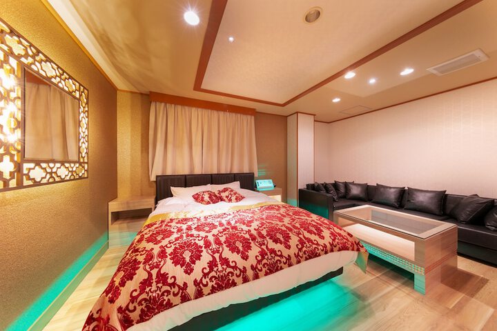 Room 9 of 34