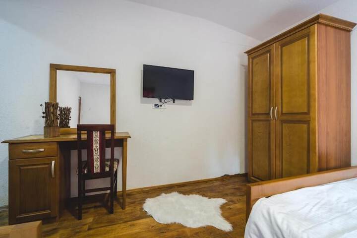Room 7 of 129