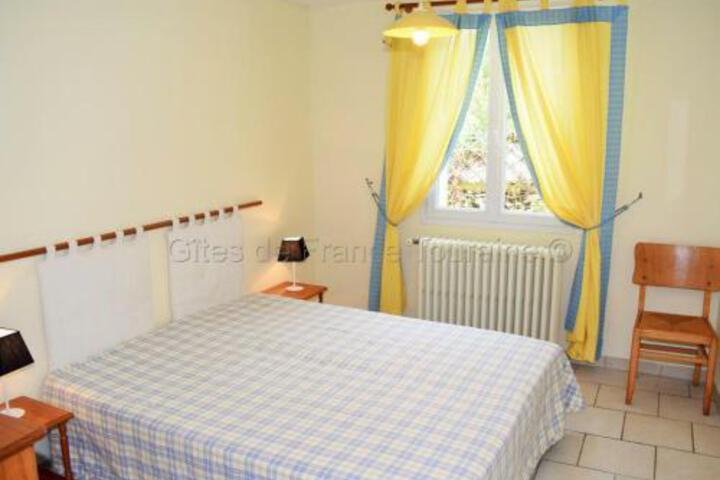 Room 2 of 11