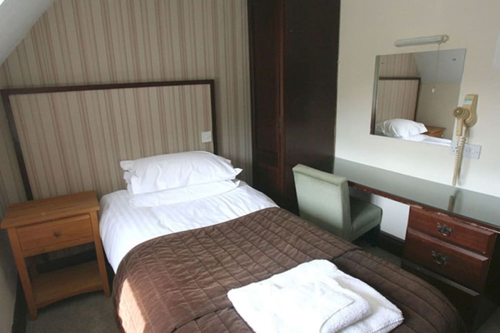 Room 33 of 96