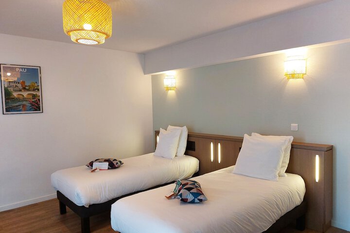 Room 5 of 42