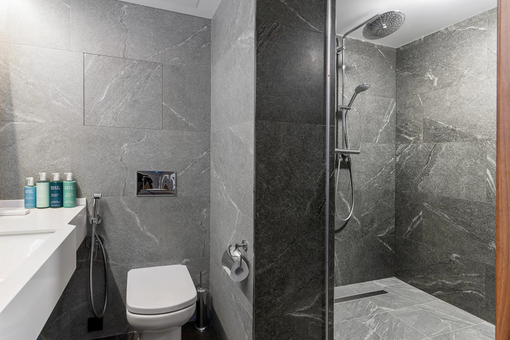 Room 15 of 24