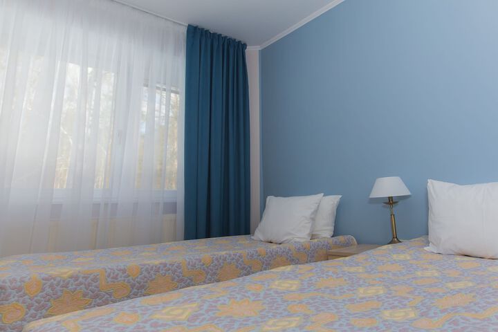Room 8 of 17