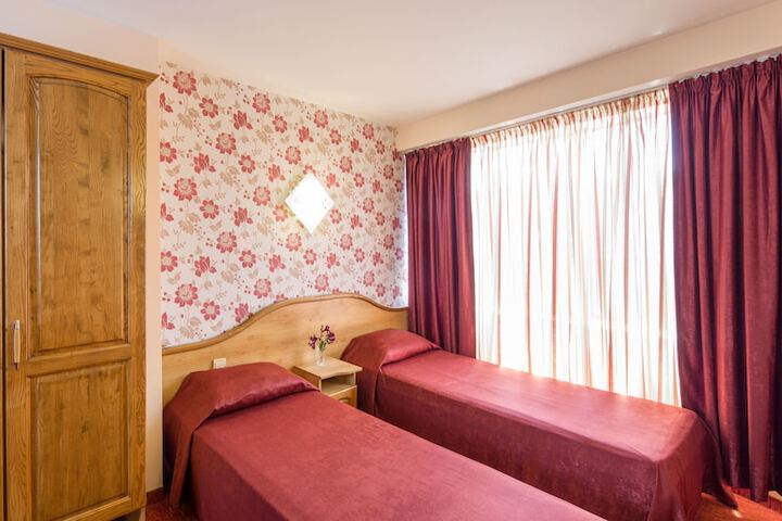Room 7 of 72