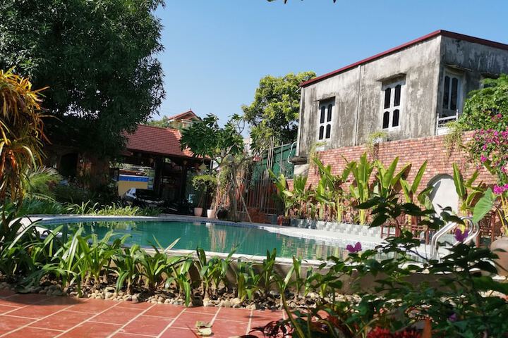Hotel Exterior 27 of 28