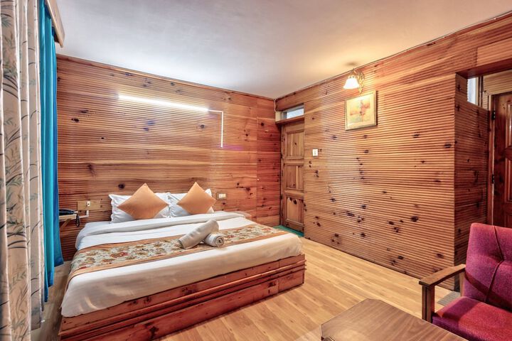 Room 13 of 20