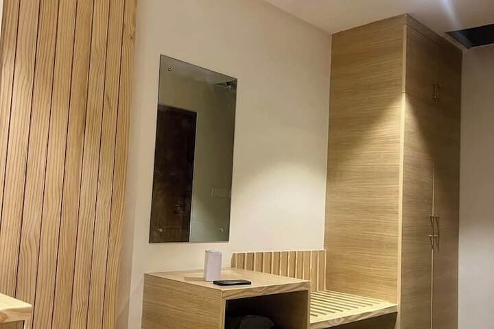 Room 6 of 34