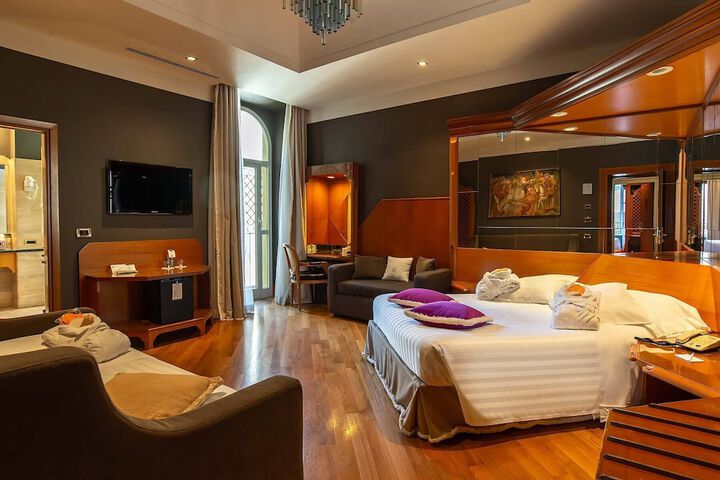 Room 47 of 174