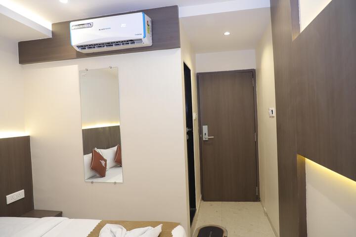 Room 3 of 36